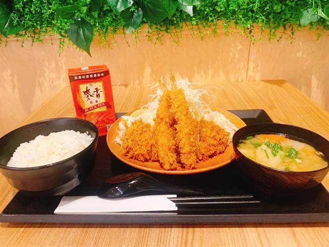 20日起至6月30日，至吉豚屋门市外带任一主餐即赠送麦香红茶一罐。（吉豚屋提供）