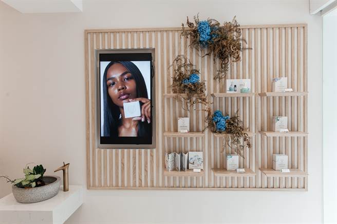 Snow Fox明星商品面膜牆。（Snow Fox提供）