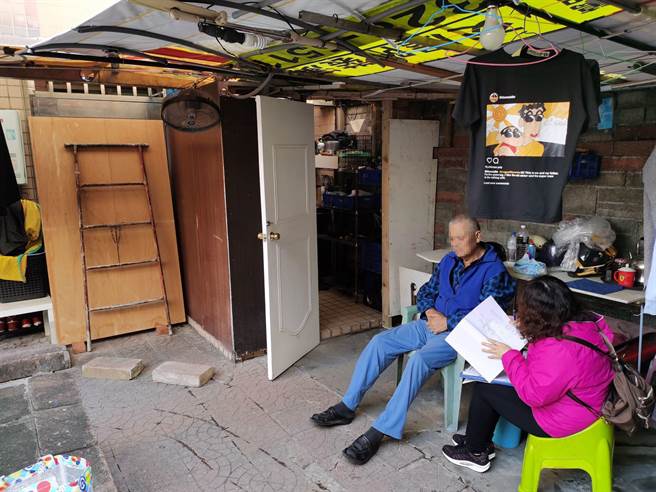 原民局針對弱勢原住民進行急難救助訪視。（桃園市政府原民局提供／陳夢茹桃園傳真）