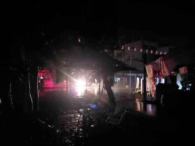 六龜網友說，寶來全區停電中。（擷取自臉書六龜大小事）