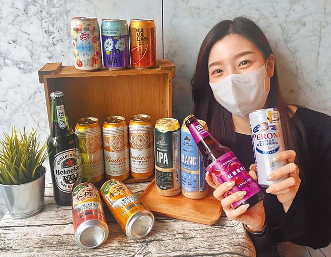 全聯即起推出「世界啤酒節」檔期活動，祭出指定商品8折起優惠，讓消費者在家也能與世界乾杯。（全聯提供）飲酒過量 有害健康