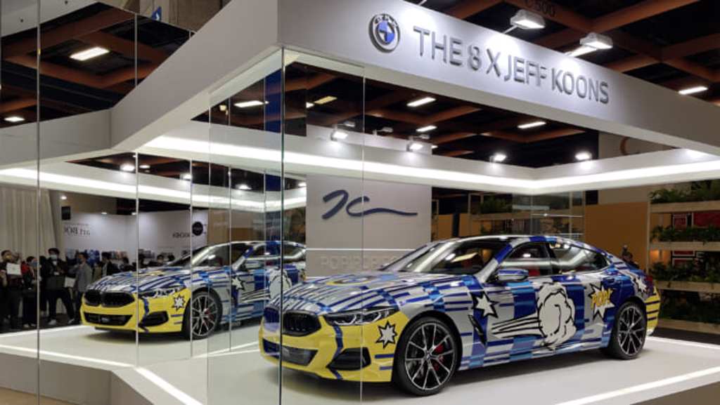 BMW總代理汎德特別於本屆台北當代藝術博覽會中展出2022年BMW與當代藝術家中最具指標性的人物Jeff Koons合作，打造出絕無僅有的「THE 8 X JEFF KOONS」。（陳大任攝）