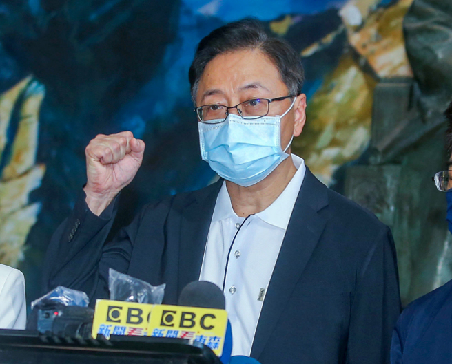 国民党18日召开中常会，会中正式通过徵召国家政策基金会副董事长张善政参选桃园市长，他受访时表示，希望不论老少青壮，只要来到桃园，都能安身立命，实现「微笑桃园」的人生理想。（资料照／粘耿豪摄）
