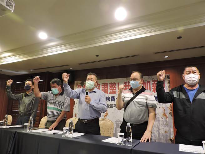 中華民國全國碼頭工會20日召開記者會。（洪靖宜攝）