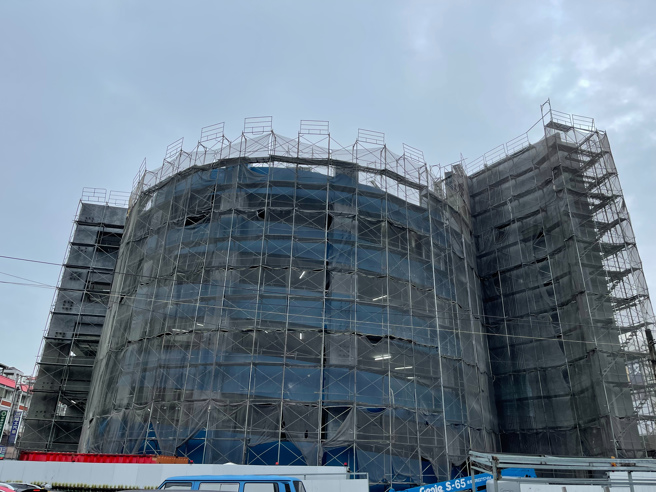 东荣立体停车场未来将提供295席汽车及101席机车，舒缓邻近商圈停车需求。（图／台中市政府提供）