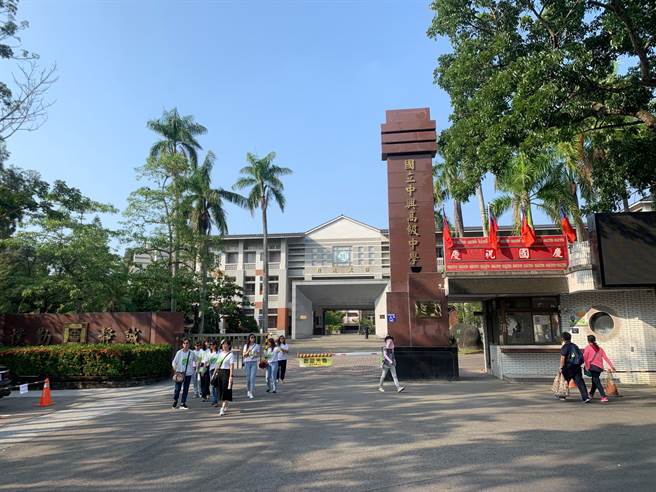 南投縣慢半拍也跟進，高中以下學校23日起改採線上教學。（廖志晃攝）