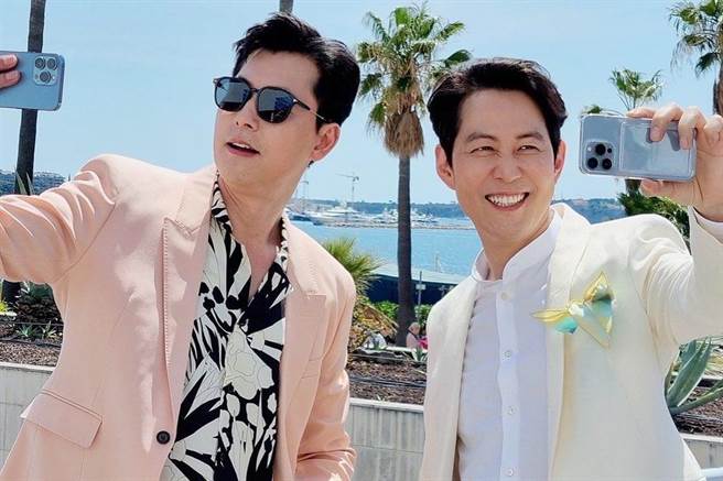 李政宰（右）和鄭雨盛時隔多年受邀參加坎城影展，心情雀躍。（摘自Megabox Plus M IG）