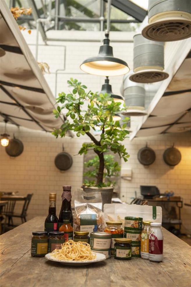 恪守乾净饮食与履歷透明的自有品牌产品。(图／庄坤儒摄)