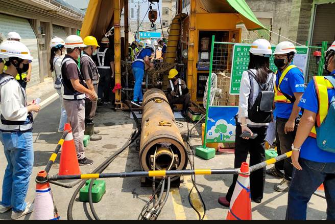 縣府積極佈建汙水下水道建設，用戶接管率從3年前16％提升到24.3％，累積接管戶數有5萬1264戶。（新竹縣政府提供／羅浚濱新竹傳真）