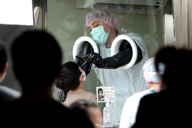 品观点  |  确诊飙高收治跟不上 死亡率高于全球平均  。(本报资料照)