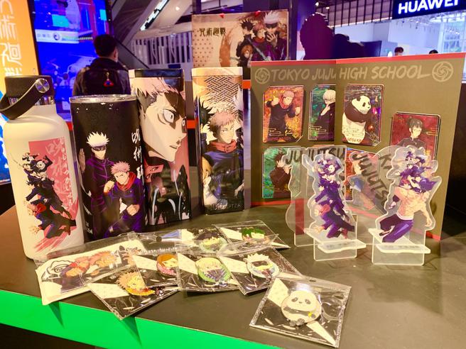 三创生活园区1楼更有展售一系列《咒术迴战》的周边商品。（三创生活园区提供）