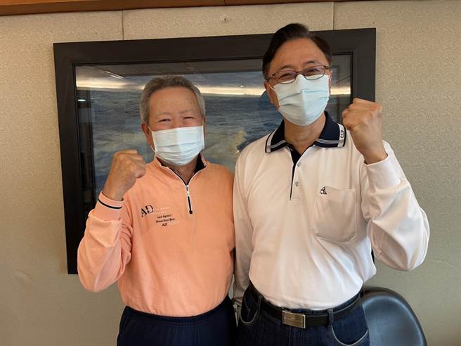 国民党徵召桃园市长参选人张善政下午拜会前市党部主委杨敏盛，杨建议他主动负荆请罪弭平反弹。(杨宗灏翻摄)