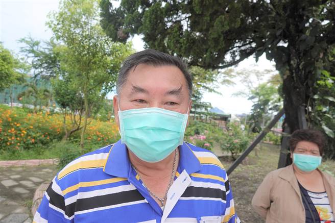 台东县卑南乡代表廖聪和说，光是同乡补助标准就不同。（蔡旻妤摄）