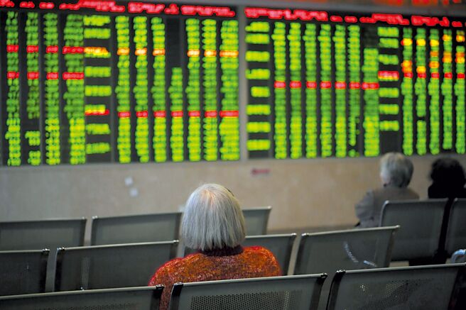 大陸可望陸續解封，互聯網龍頭企業營收也預估於第二季觸底後反彈。圖／中新社