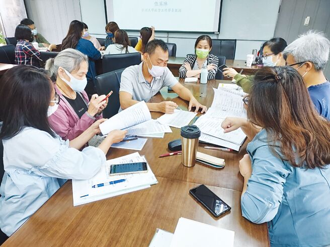 微星培力塾的「共学团体」不仅共同学习，也为学员建立互助社群。图／东海大学提供