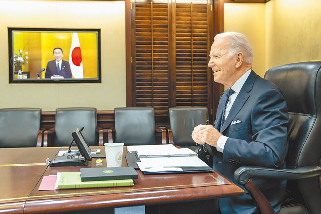 美国总统拜登19日踏上亚洲行，将先后在首尔、东京会见韩国总统尹锡悦和日本首相岸田文雄，并与澳洲、印度、日本领导人召开「四方安全对话」（Quad）。值得注意的是，拜登将在23日宣布启动「印太经济架构」（IPEF）。（美联社）