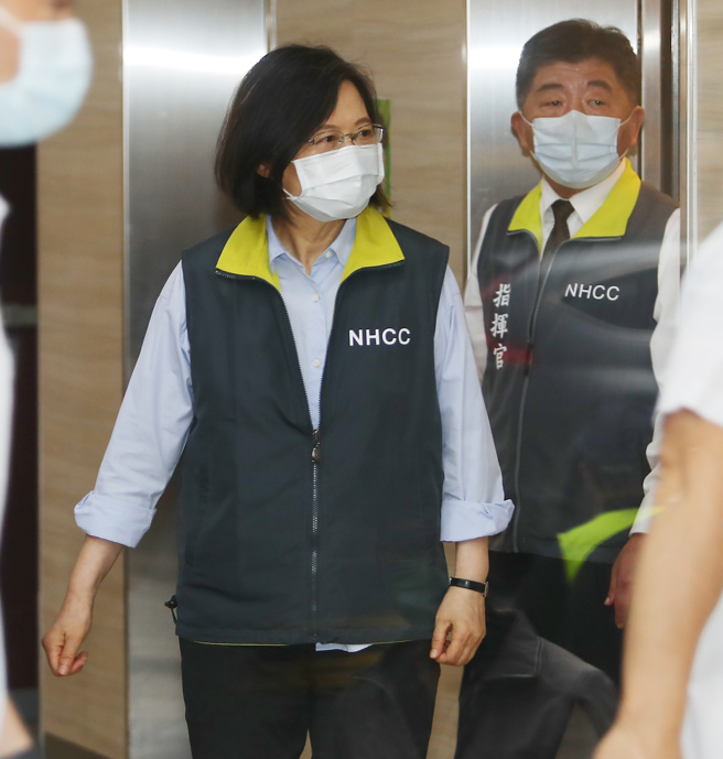 蔡英文總統（左）。（資料照/季志翔攝）