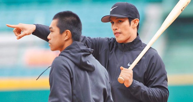 阳岱钢击出旅美首轰(本报资料照)