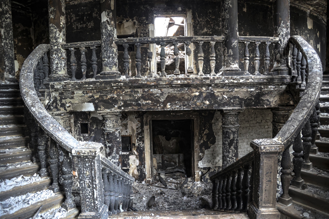 馬立波（Mariupol）劇院3月被轟炸，當時有數百平民在其中避難（圖/路透）