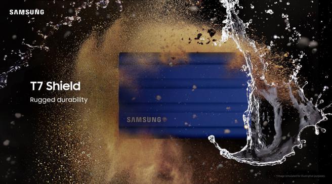 三星的Samsung T7 Shield SSD移动固态硬碟，拥有IP65防水防尘，主体四侧面皆覆盖缓衝保护层，可承受最高3公尺的外部衝击。（三星提供）