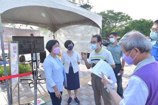 县长王惠美日前就到考场视察，确保相关防疫作为做到滴水不漏。（县府提供／吴建辉彰化传真）