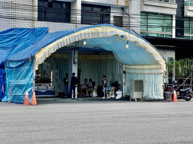 顏清山生前育有1女，目前灵堂设正义路的服务处。(陈世宗摄)