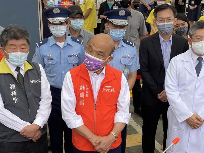 台湾民意基金会董事长游盈隆指出，总统蔡英文也陷入6年魔咒，处理不好恐终结行政院长苏贞昌及卫福部长陈时中2名大咖。（陈佑诚摄）