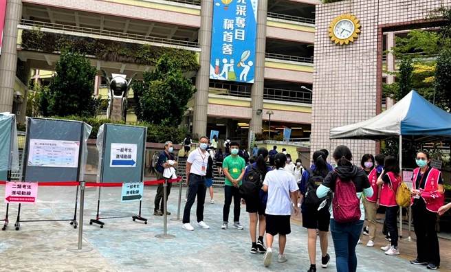 国中会考今天登场，新北共有29考场、996间试场（不含预备试场），统计有3万764人报考，到考率约94.8％。（新北市教育局提供）