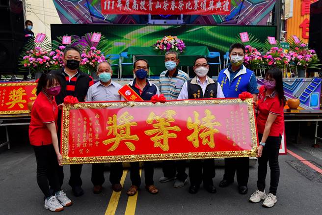 南投市农会举办南投青山茶春茶比赛，青山茶乌龙茶组特等奖得主林素真。（南投县政府提供／卢金足南投传真）