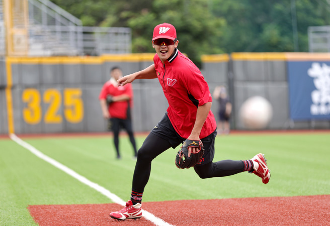 味全龍拿莫・伊漾。（味全龍提供）