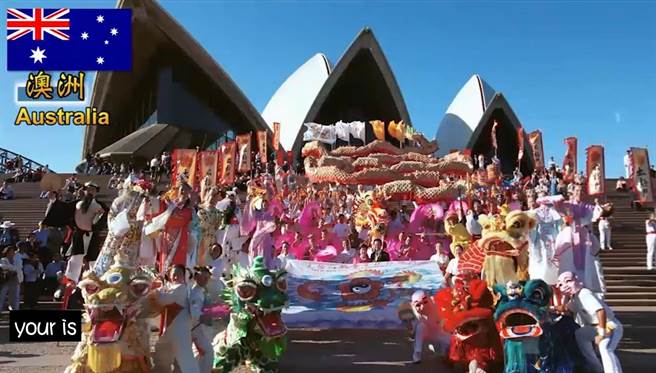 太极门掌门人洪道子博士多年来带领弟子，自力自费走访世界五大洲101个国家宣扬爱与和平。（翻摄照片／林郁平台北传真）