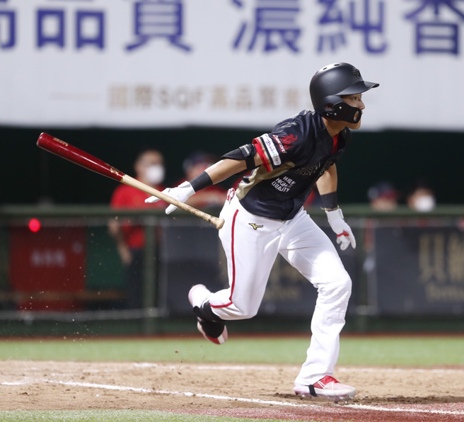 味全龙郭天信。（陈怡诚摄）