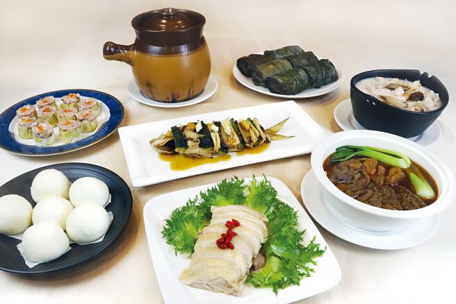 台中金典酒店推出了〈金典暖心包〉和〈金典关怀箱〉。图／业者提供