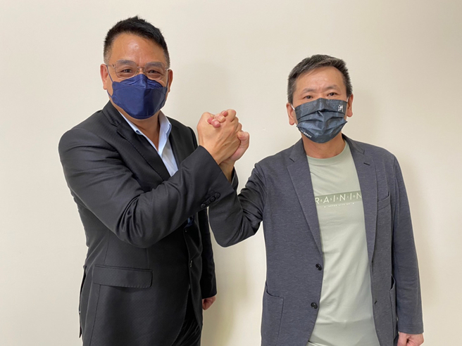 竹北市长初选民调出炉，由立委林为洲披挂代表国民党参战年底竹北市长选战，林为洲与林耕仁双林携手合作。（图／翻摄自林耕仁脸书）