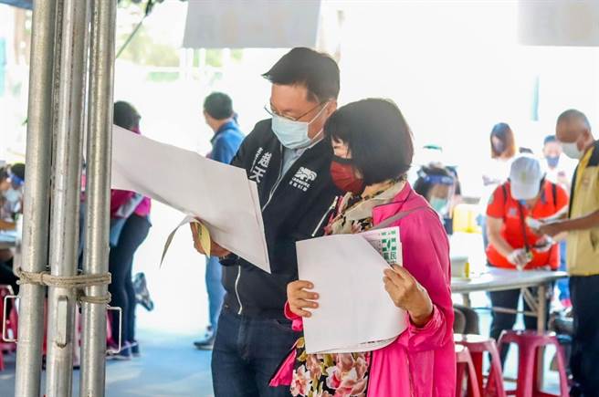 民進黨兩年一度的黨職選舉今（22日）登場，民進黨立委趙天麟前往投票。（摘自趙天麟臉書）