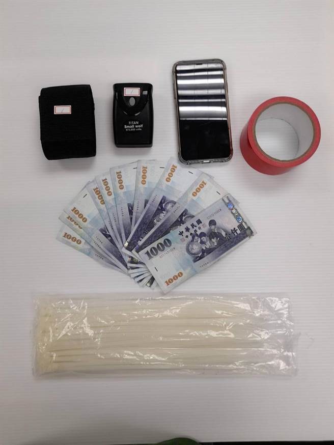 警方起出犯罪工具。（翻攝畫面）