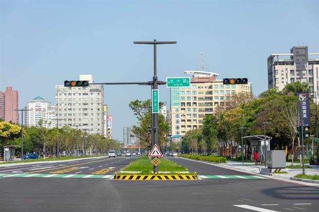 新竹市向中央争取6240万元经费，启动路口安全提升计画，优先办理光復路周边10处路口缆线下地、号志共杆等工程。（新竹市政府提供／陈育贤新竹传真）