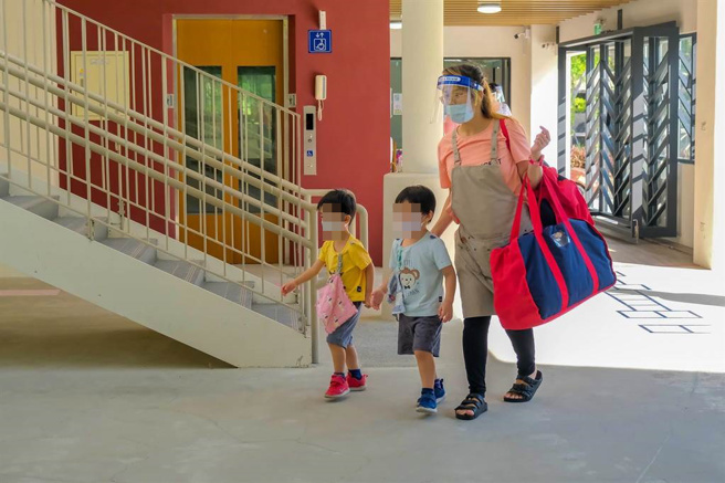 新竹县政府教育局因应疫情，公告全县幼儿园暂停办理110学年度毕业典礼。（罗浚滨摄）