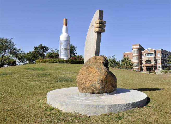 金酒公司全面加強防疫，金寧廠明起連3天全體員工均需快篩陰才能進廠上班。（李金生攝）