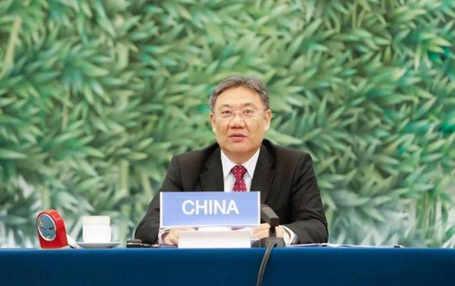 大陆商务部长王文涛在亚太经合组织（APEC）贸易部长会议上指出，中国开放的大门会越开越大。（取自大陆商务部）