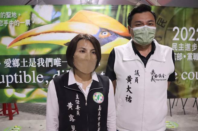 胜选的黄露慧直指这场选举没有赢家，只有输家，最大的输家是民进党和台湾的民主。（吕妍庭摄）