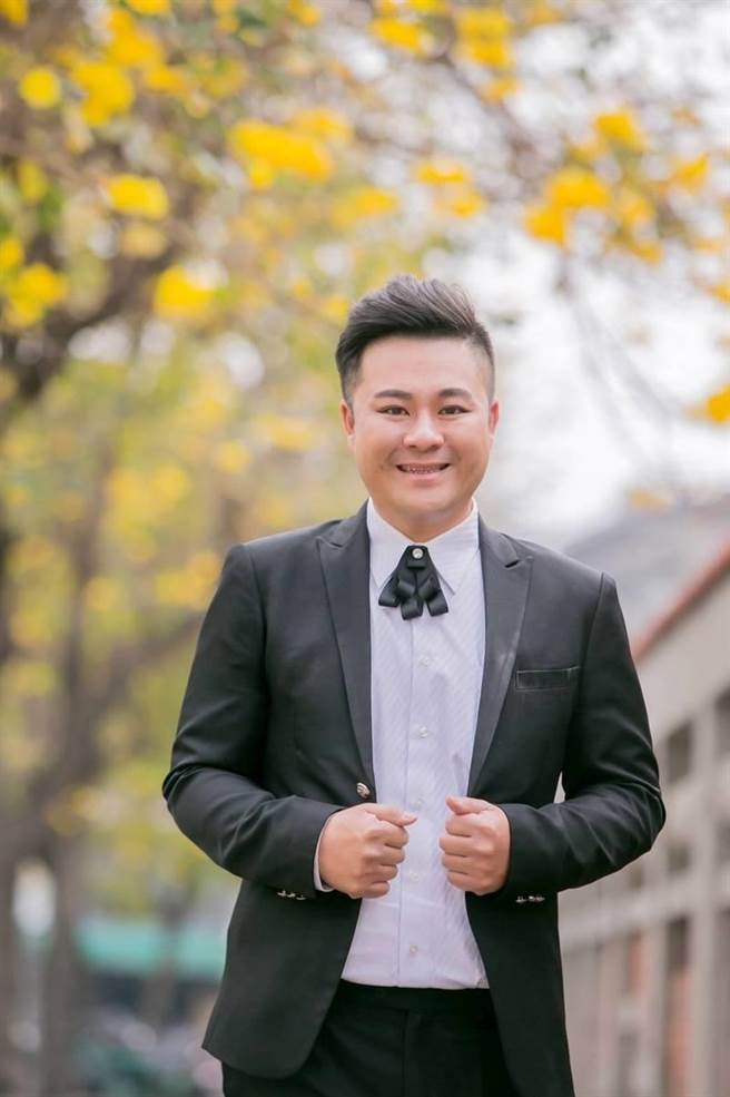 「得彰化者得天下」彰化向来被视为一级战区，民进党彰化县党部主委改选同样相当激烈，主委宝座最终由绿色友谊中评委杨富钧，以2584票险胜拿下2518票隶属正国会的县议员许书维，小赢66票。(杨富钧提供／吴建辉彰化传真)