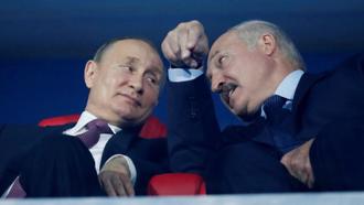 不甩西方制裁 普丁與白俄羅斯總統同台談笑風生