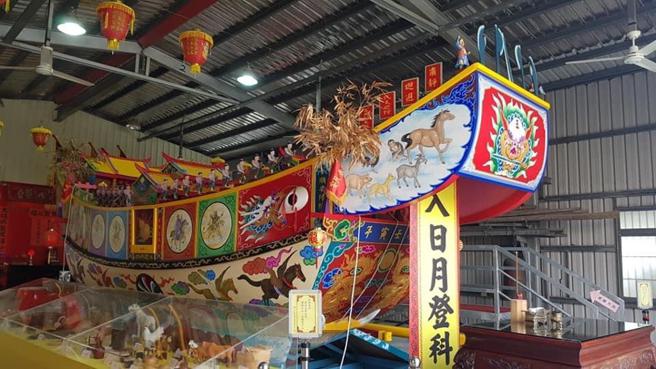 3年前就建好的「王船」十分壯觀。(圖/翻攝自「白沙屯媽祖粉絲團」)
