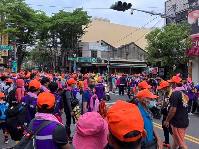 萬人朝聖20日凌晨啟程的白沙屯媽祖進香儀式。(圖/翻攝自「白沙屯媽祖粉絲團」)
