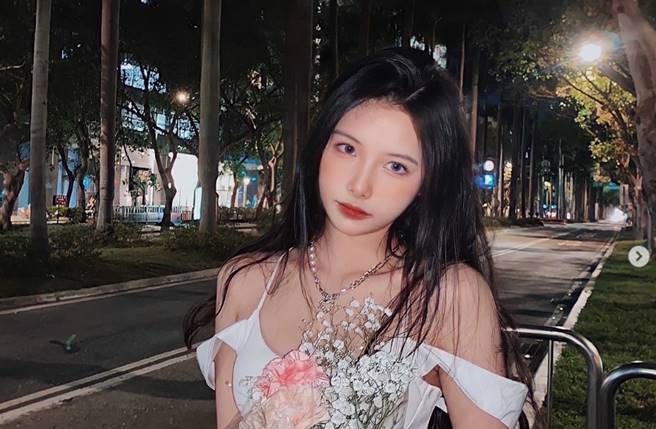 蔡诗萍、林书炜的宝贝女儿蔡中泠外型亮丽。（图／取材自蔡中泠 Instagram）