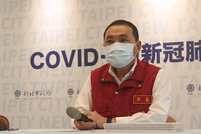 国民党新北市党部炮轰中央，防疫不利找新北当战犯，市长侯友宜提出的政策，中央嘴巴说不要，但最后很诚实的接受。（陈慰慈摄）