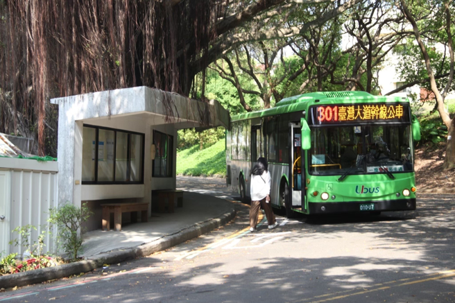 今年增加「301」路驶进静宜大学，争取交通部公路总局台中区监理所同意协助申请中央补助，静宜大学校内路段，乘车均免费（图／台中市政府提供）