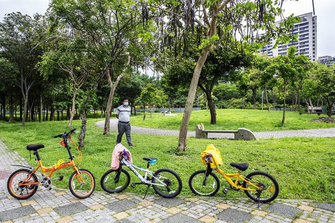 县长杨文科等人竹北4座特色公园热闹动土开工，儿26公园将打造成「五色鸟乐园」。（罗浚滨摄）