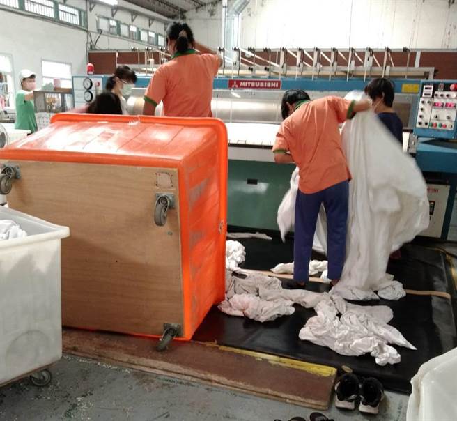 身障支持性就服员需针对身心障碍朋友不同障碍别的特质与个性，评估合适的职场，并协助他们逐步适应职场、熟悉工作内容，是身障者求职、就业路上的关键人员。（中市劳工局提供／谢琼云台中传真）